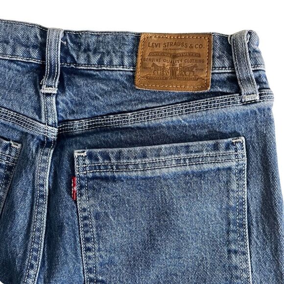 LEVIS Premium Wedgie Straight Fit Jeans Medium Wash Cropped Womens Size 28 - Picture 12 of 14